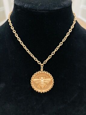 Gold Bee Medallion Necklace - Women Jewelry
